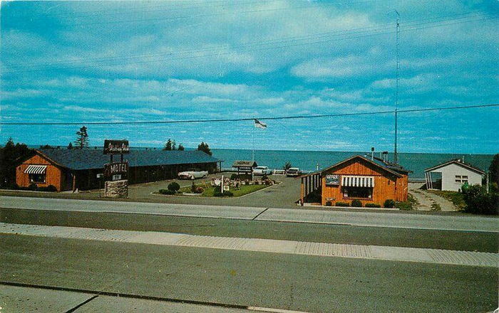 Bayview Motel (Wishing Well Motel) - Vintage Postcard